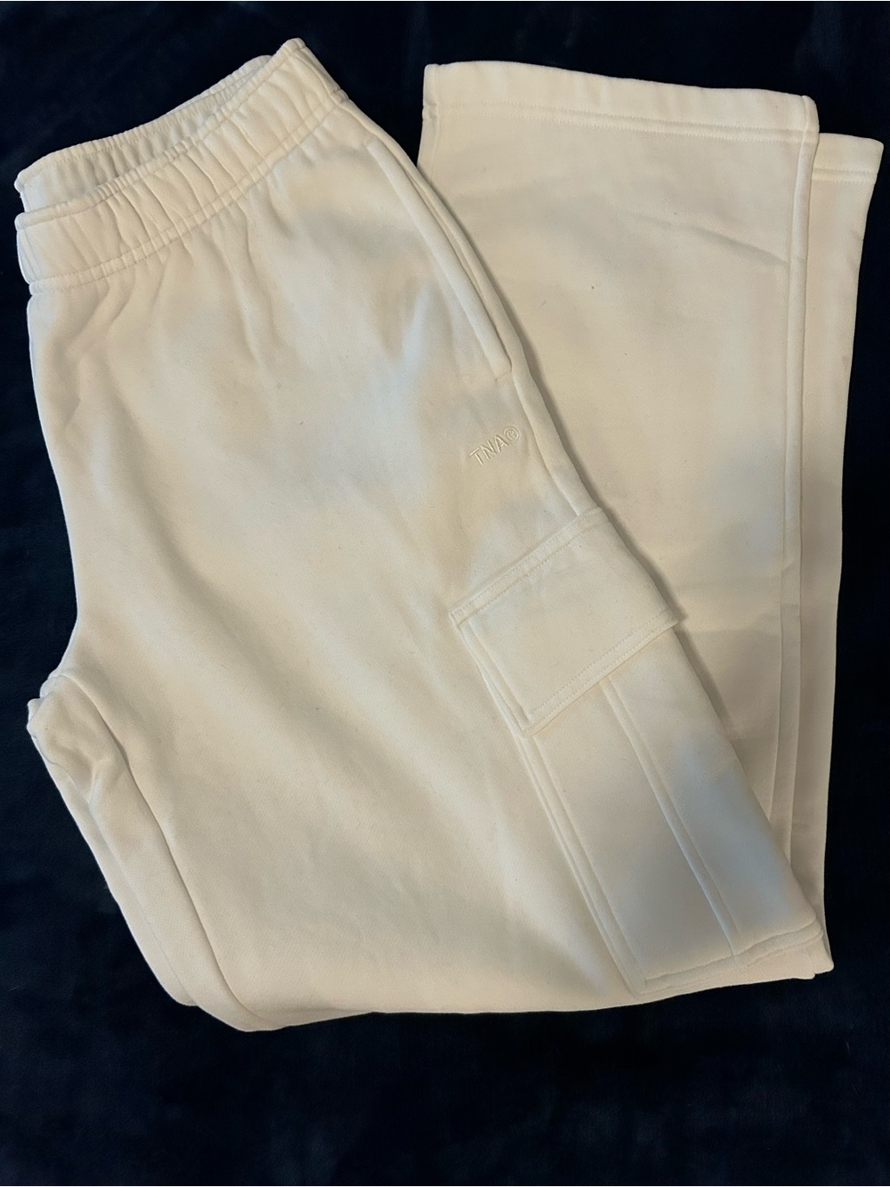 Aritzia TNA Cream Cargo Sweatpants with Pocketed Jogger Style